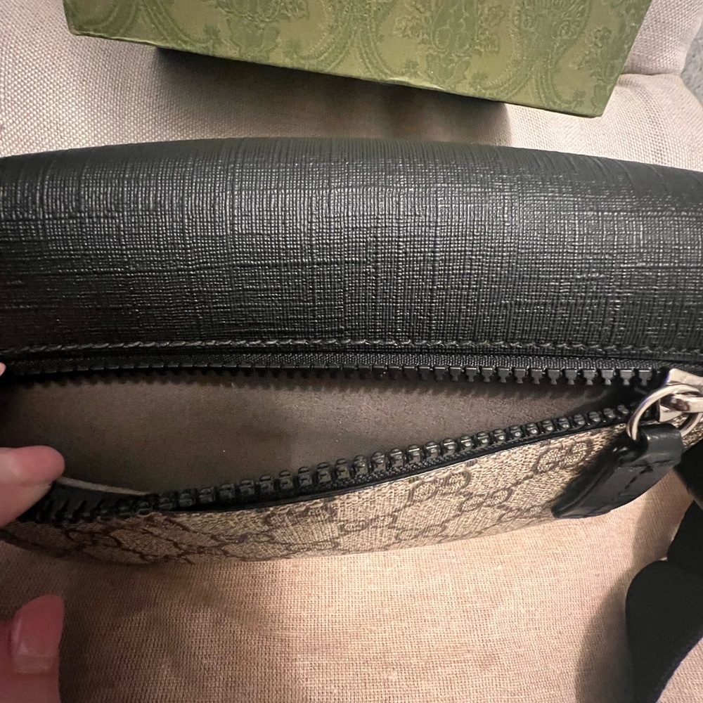 Gucci Supreme Belt Bag - Picture 7 of 14